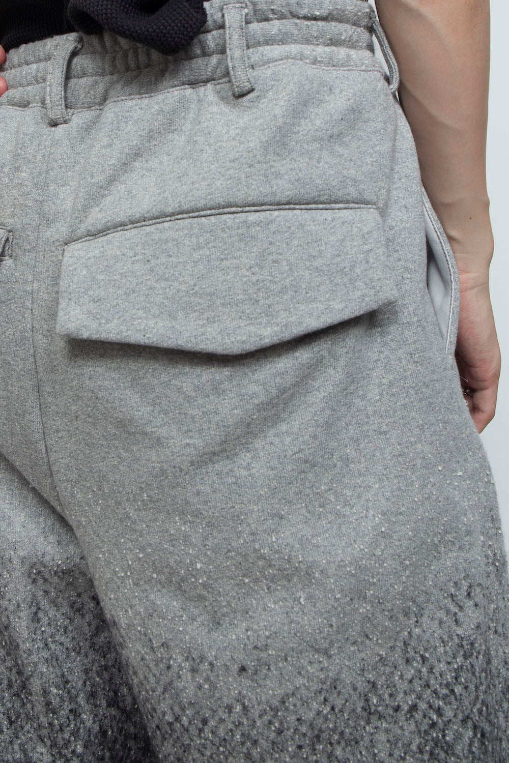 LB26AW-PT09-NDJ | グラデーションニードルパンチシンフラップバギーパンツ2.0 | GRAY BASED