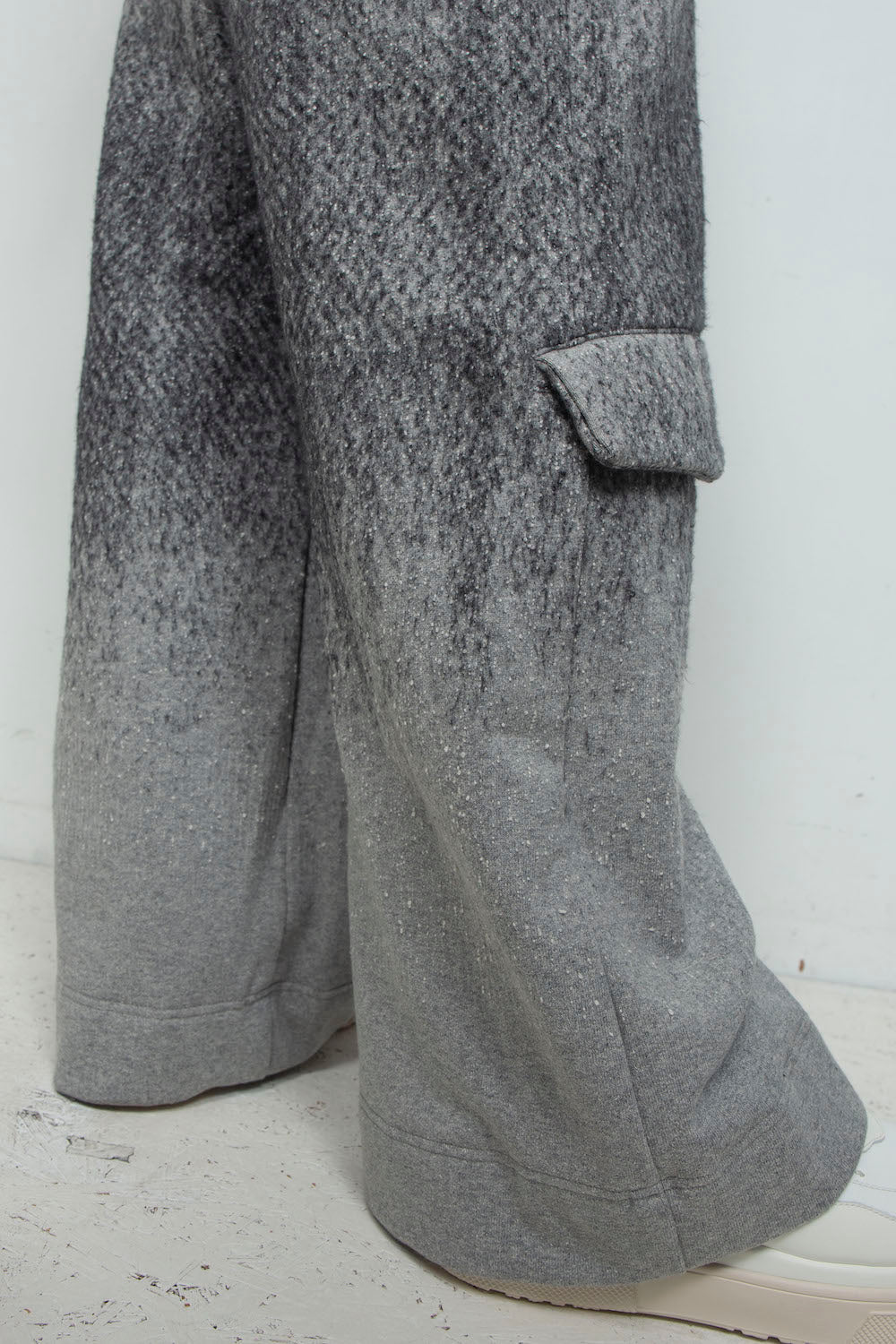 LB26AW-PT09-NDJ | グラデーションニードルパンチシンフラップバギーパンツ2.0 | GRAY BASED