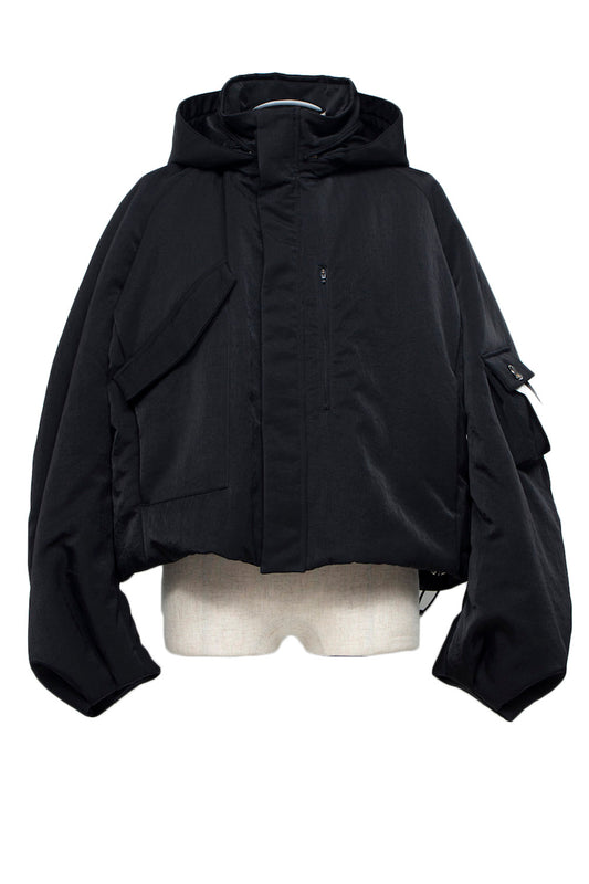 <LAST 1点> LB25AW-BL03-VTN | QUOISM®️パッティングショートフードブルゾン | BLACK
