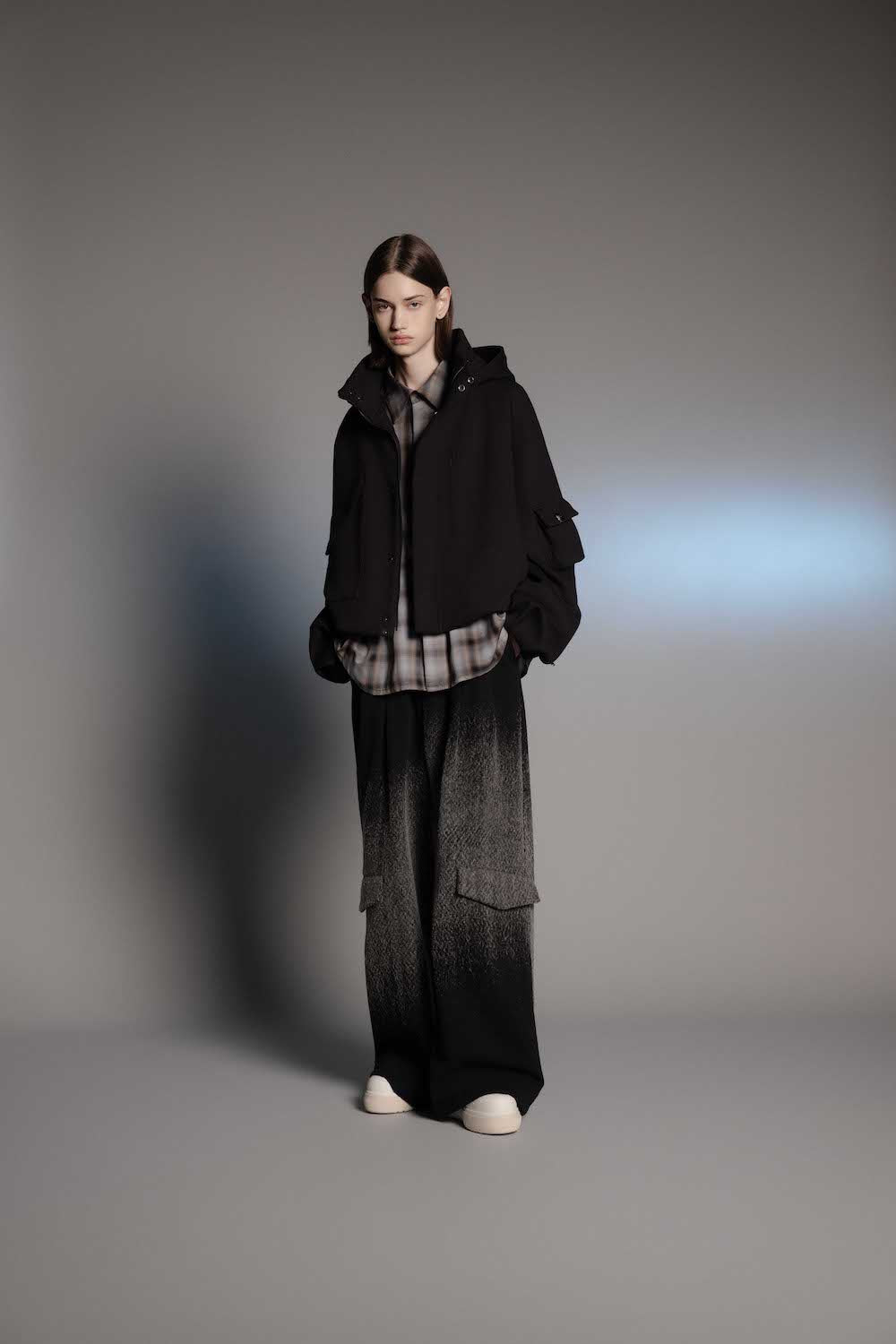 LB26AW-BL03-DFB | DOWN FABRICショートフードブルゾン | BLACK