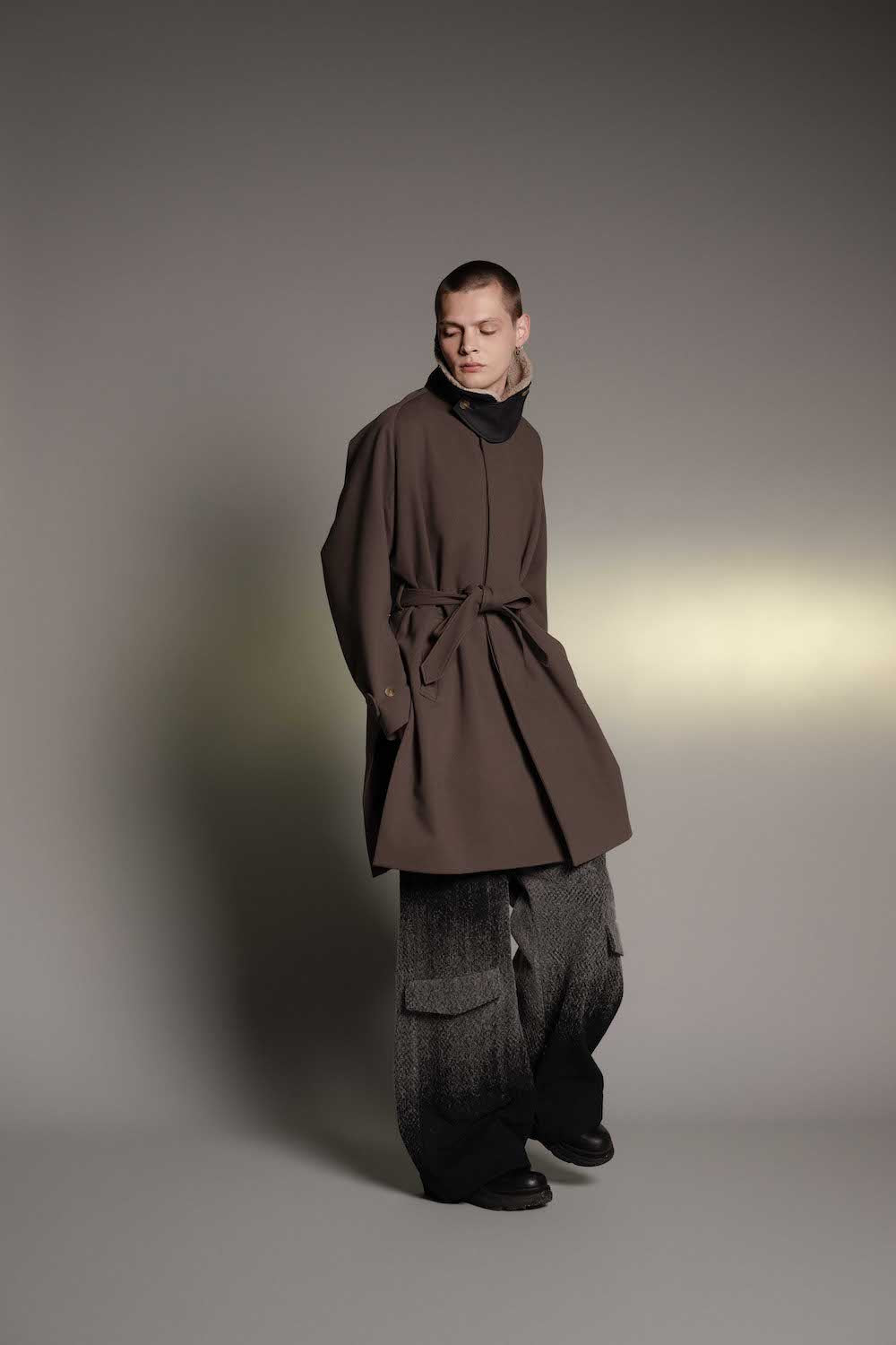 <LAST 1点> LB26AW-CO10-DFB | DOWN FABRICステンカラーコート | BROWN