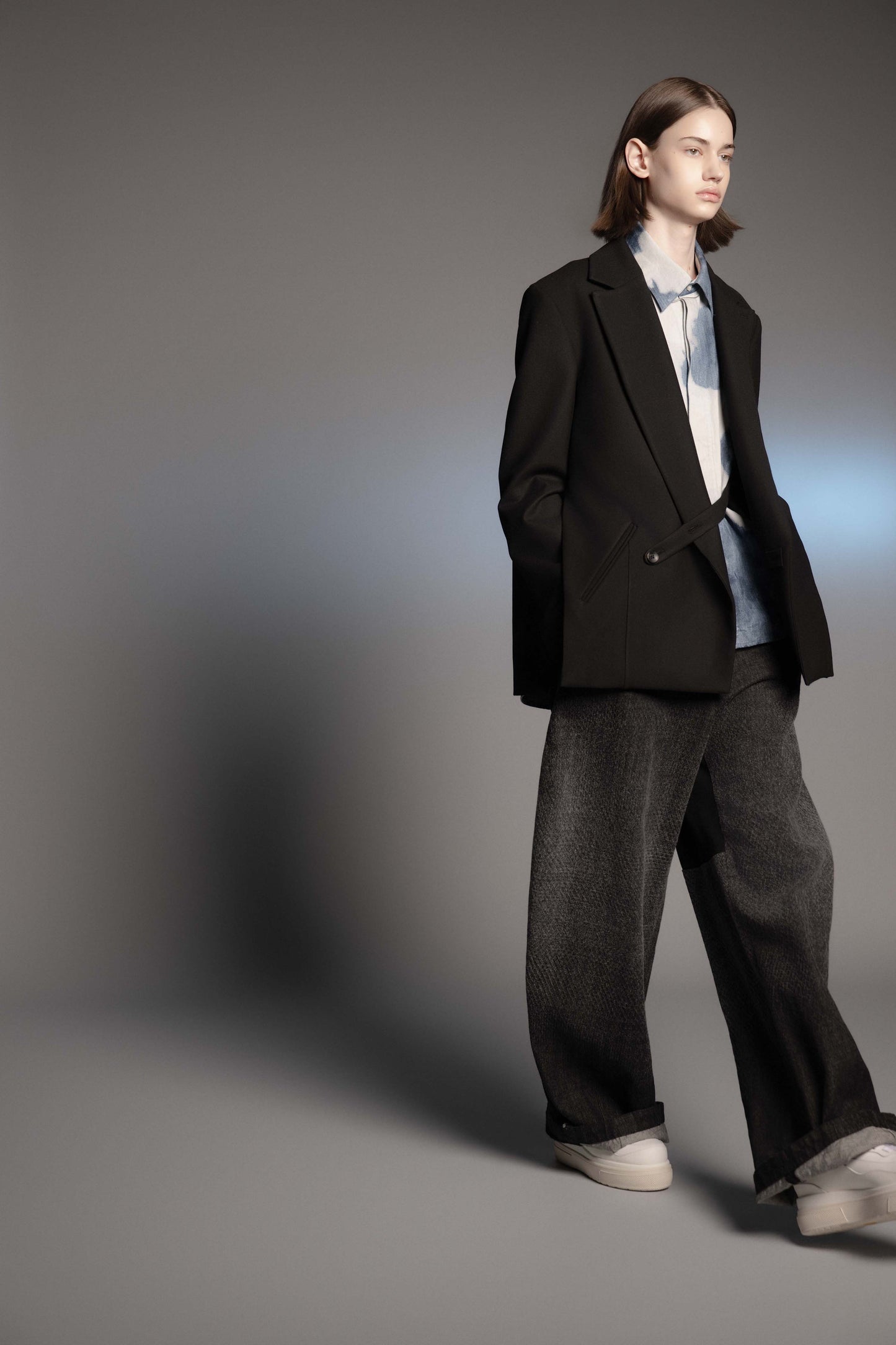 LB26AW-SH12-BLD | Gradation Flower Bleach Denim Twisted Sleeve Shirt | INDIGO BLEACHED
