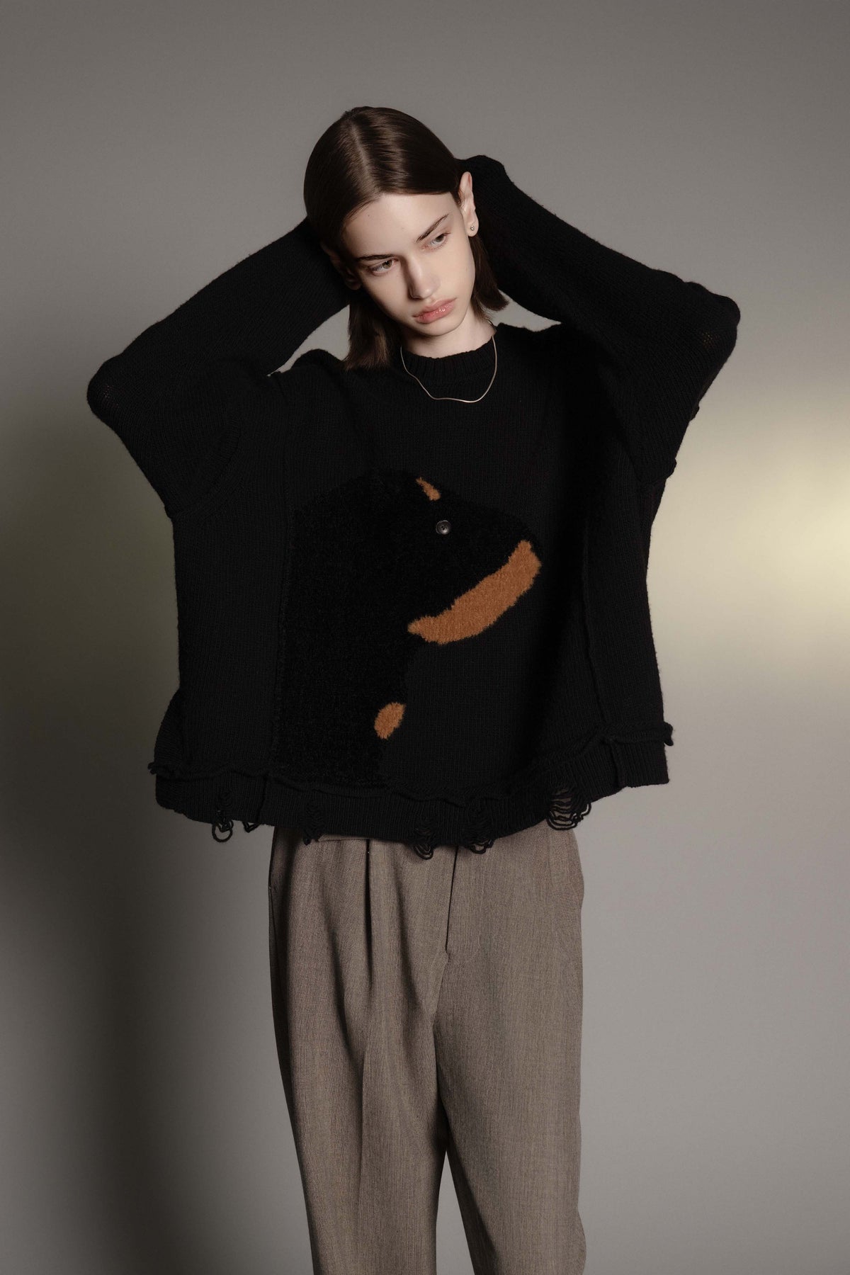 LB26AW-KN11 | ドッグモチーフインターシャセーター | BLACK