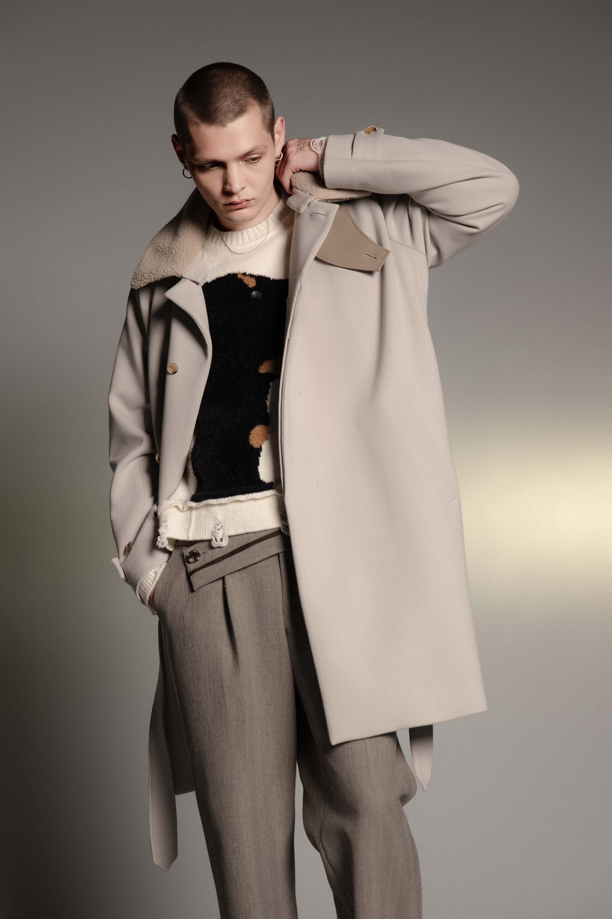 LB26AW-KN11 | ドッグモチーフインターシャセーター | OFF WHITE