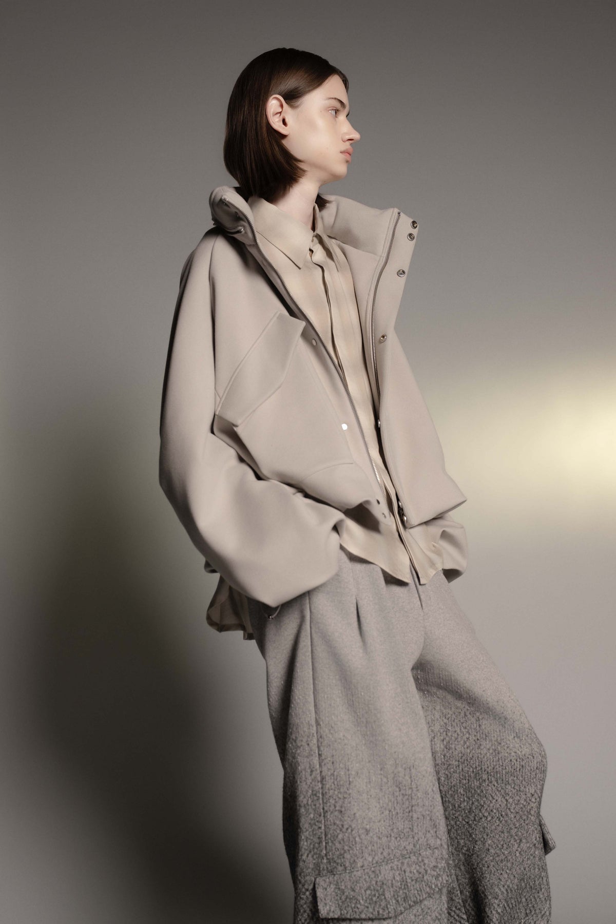 LB26AW-BL03-DFB | DOWN FABRICショートフードブルゾン | LIGHT GRAY