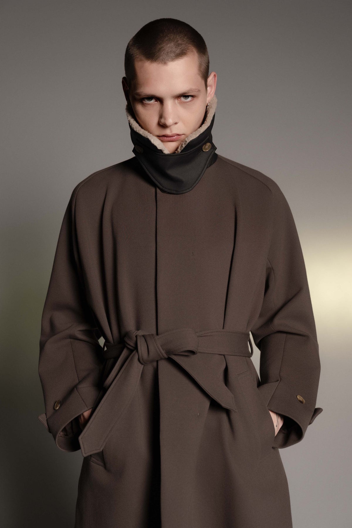 <LAST 1点> LB26AW-CO10-DFB | DOWN FABRICステンカラーコート | BROWN