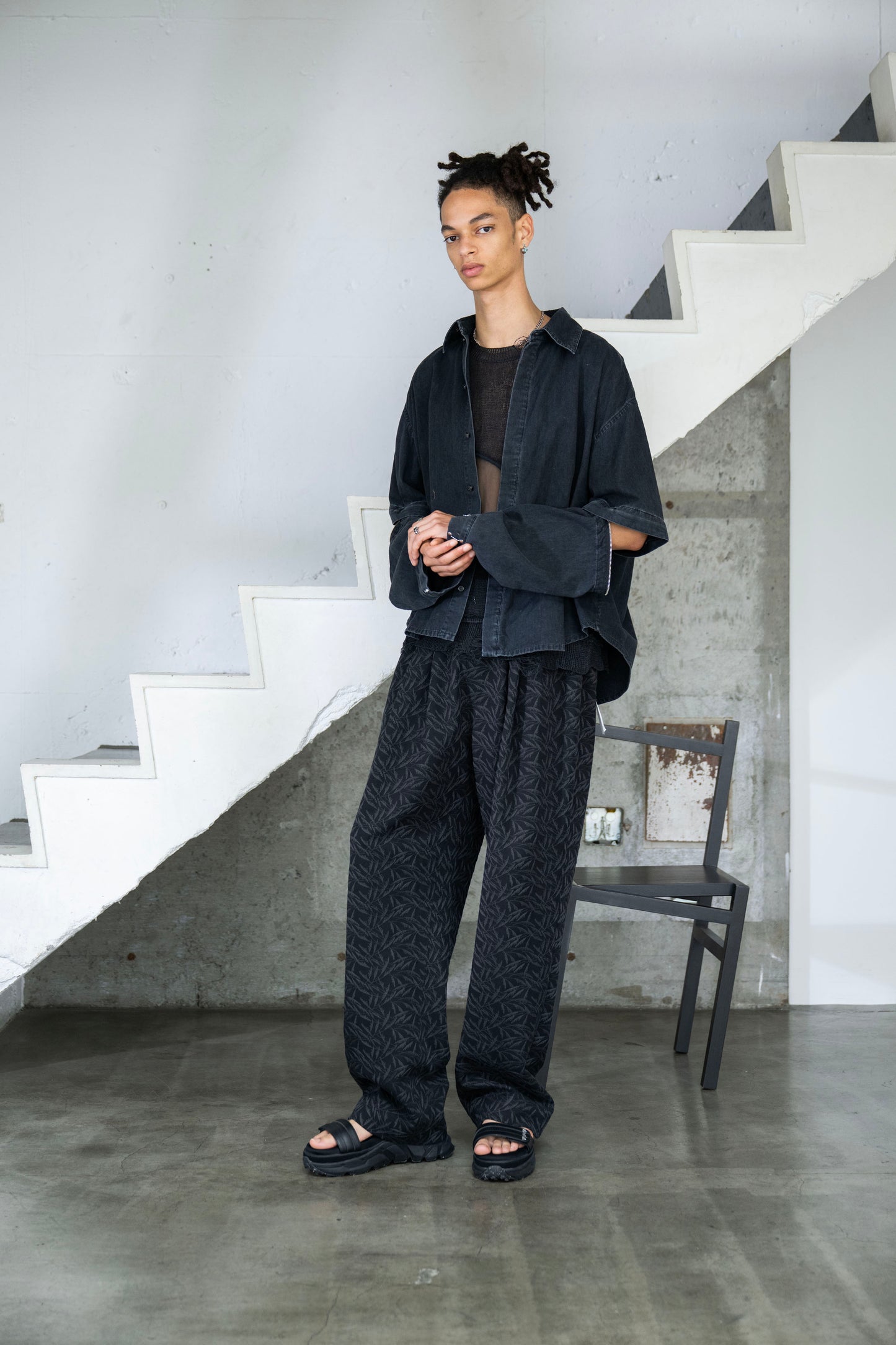 LB26SS-KN10 | アバセルペーパーヤーンリバースクラッシュドセーター | BLACK