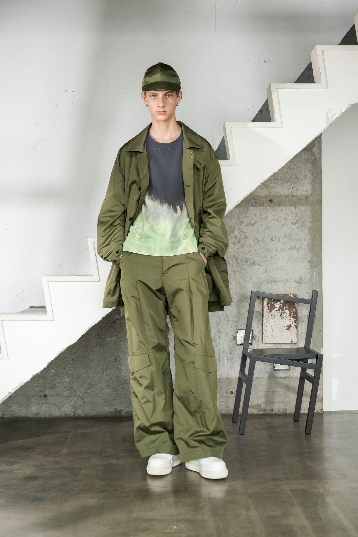 LB26SS-SHCO01-TRT | TRUSSAIR®︎ TWILL セミロングステンカラーコート| MILITARY GREEN