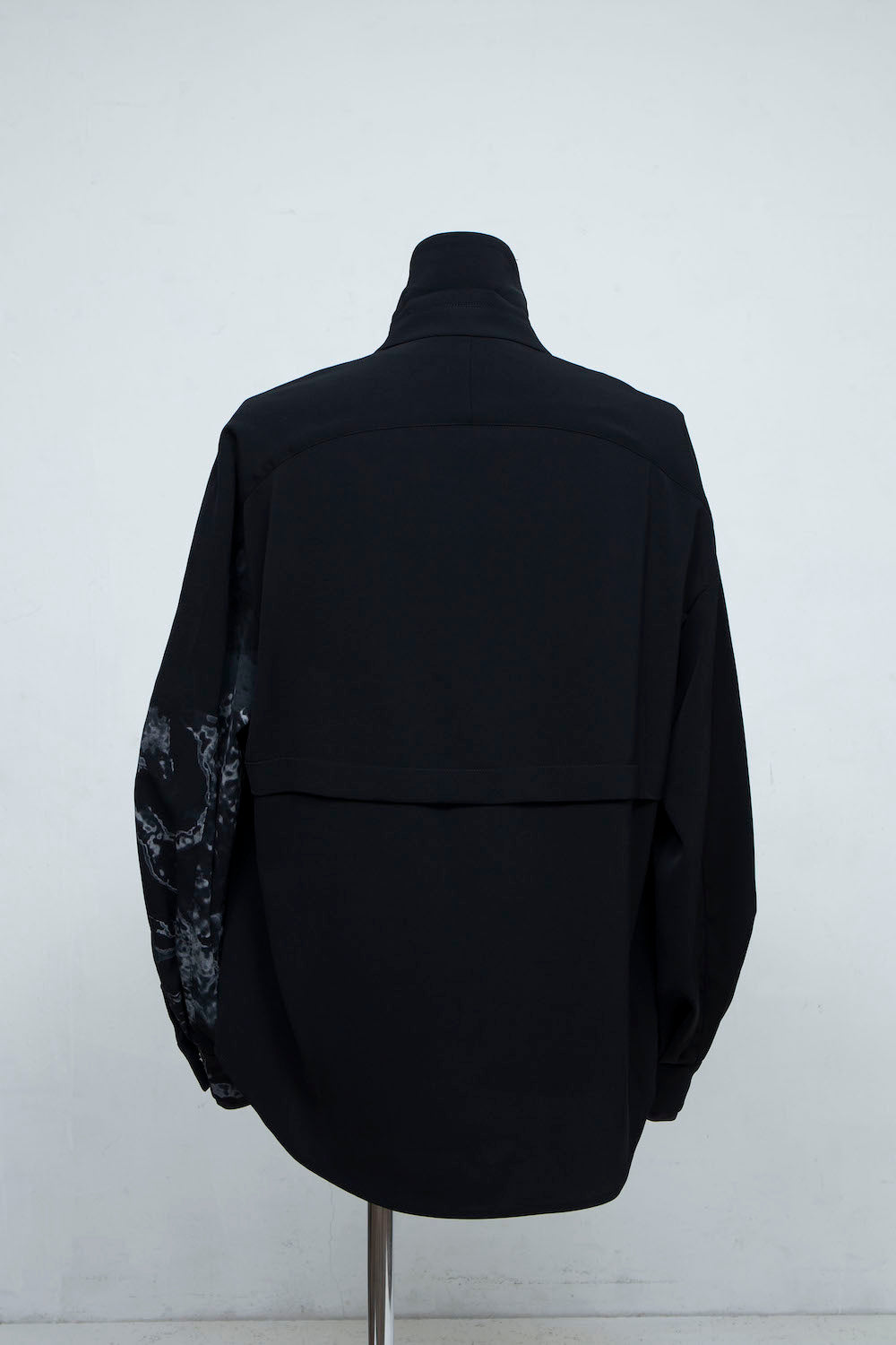 LB24SS-SHBL01-SLV-SRK | Art motif track shirt jacket | BLACK 
