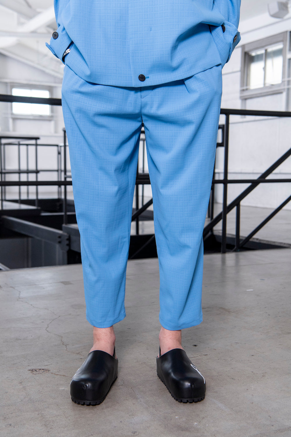 LB23SS-PT02-ERW | Embossed Lily Waltz Customized Tuck Trousers | ROYALBLUE